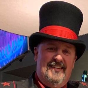 Meet your Posher, Wayne